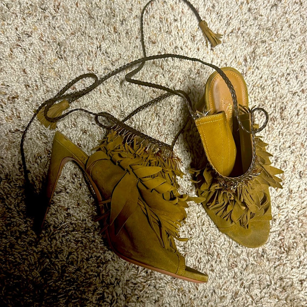 Brand new tie up shoes, 4 inch heel